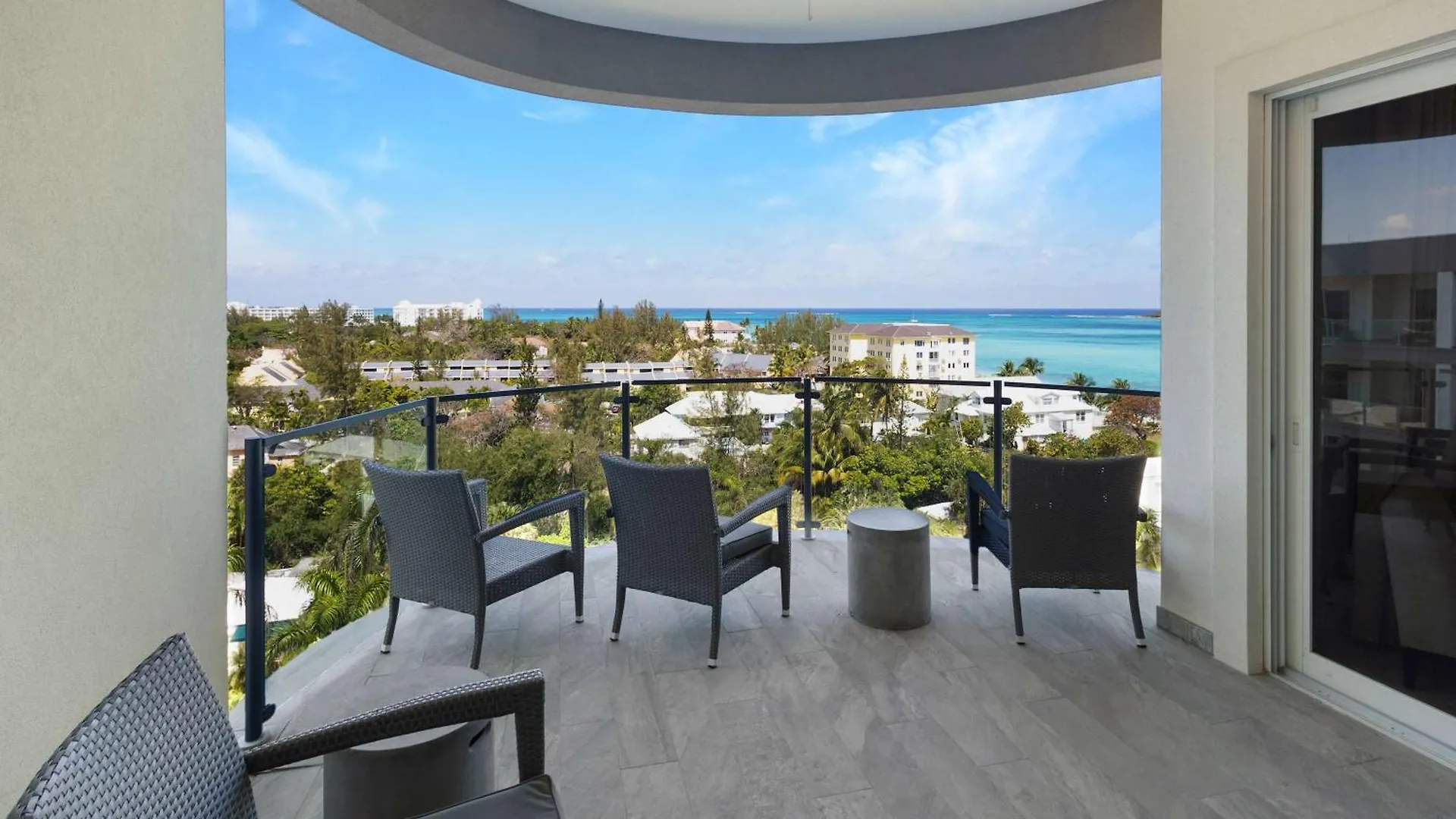 2 Bed Ocean View Condo At One Cable Beach Nassau Casa vacanze